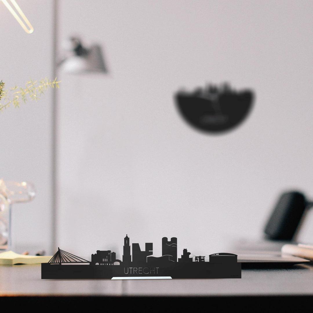 Standing Skyline Utrecht Black houten cadeau decoratie relatiegeschenk van WoodWideCities