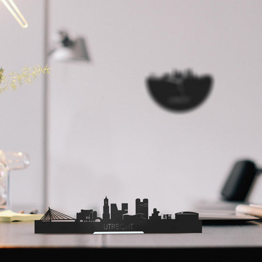 Standing Skyline Utrecht Black houten cadeau decoratie relatiegeschenk van WoodWideCities