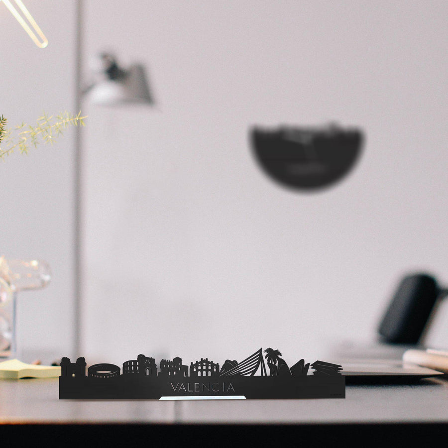 Standing Skyline Valencia Black houten cadeau decoratie relatiegeschenk van WoodWideCities