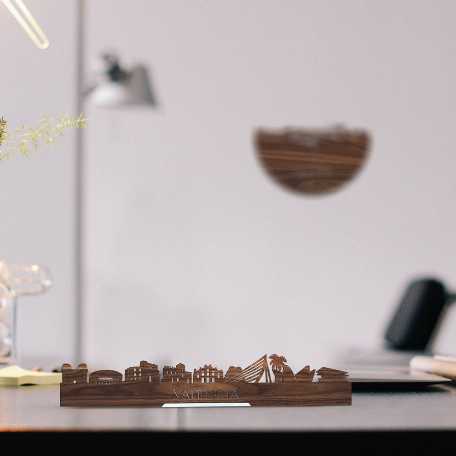 Standing Skyline Valencia Noten houten cadeau decoratie relatiegeschenk van WoodWideCities