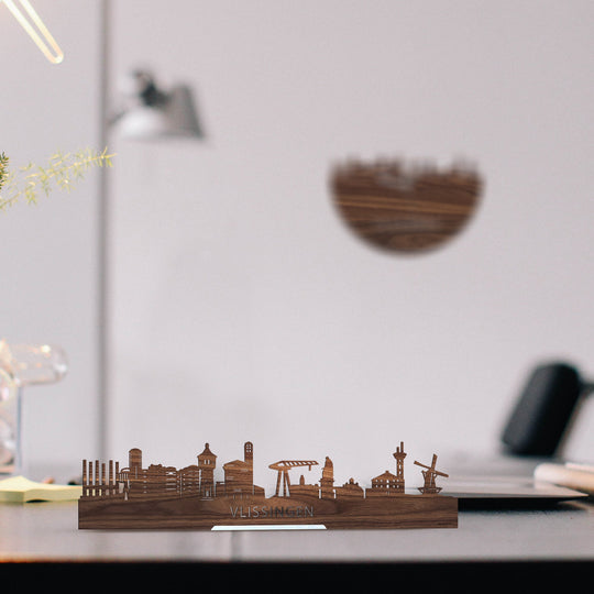 Standing Skyline Vlissingen Noten houten cadeau decoratie relatiegeschenk van WoodWideCities