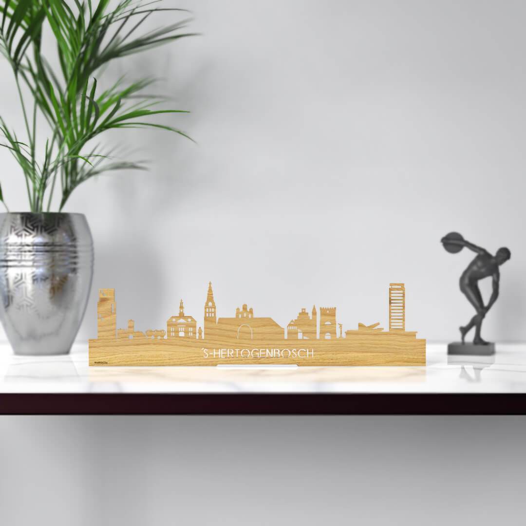 Standing Skyline Den Bosch Eiken houten cadeau decoratie relatiegeschenk van WoodWideCities