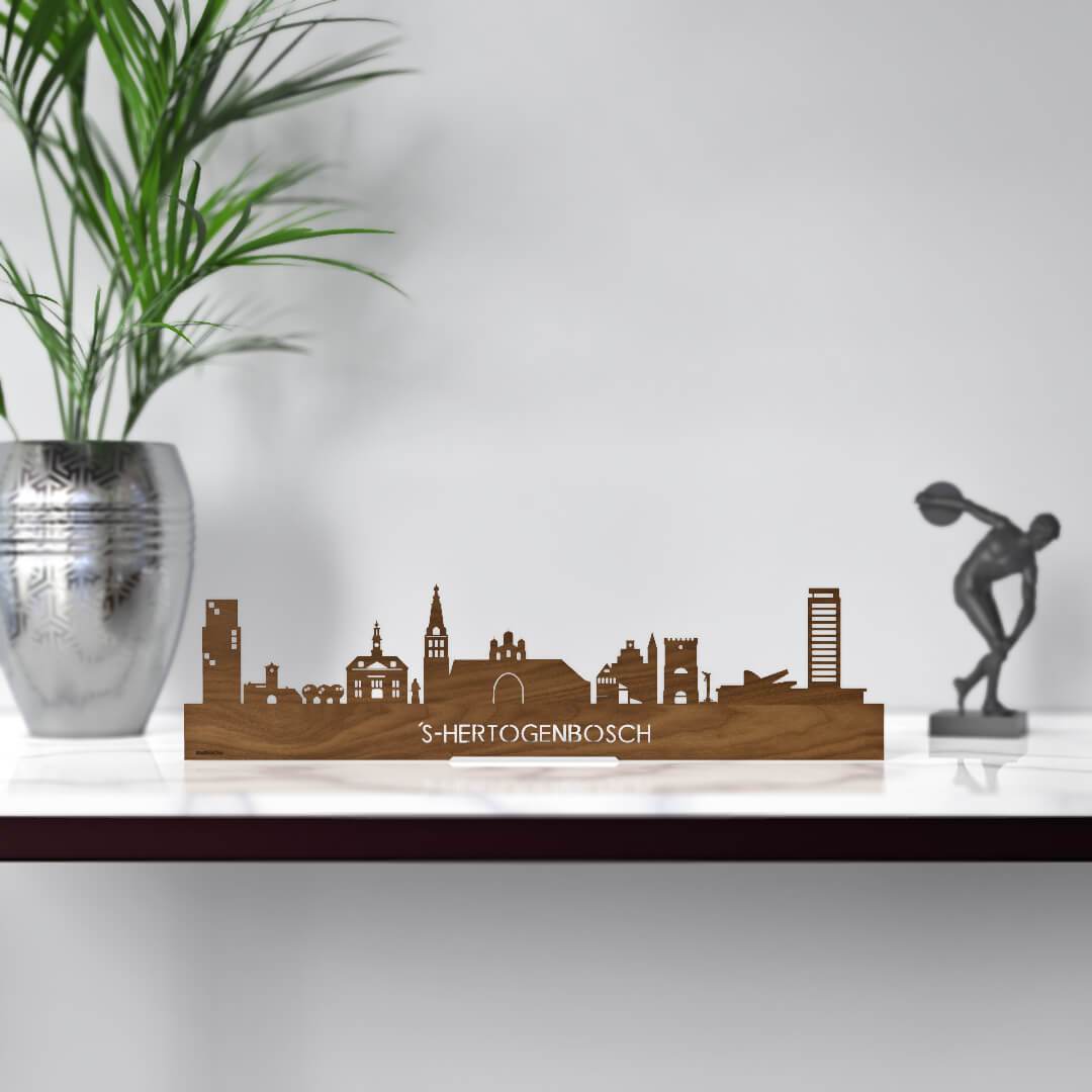 Standing Skyline Den Bosch Noten houten cadeau decoratie relatiegeschenk van WoodWideCities